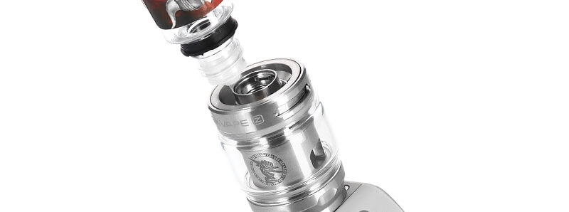 The filling of Z Sub Ohm clearomizer of Geek Vape's Aegis Solo 3 kit